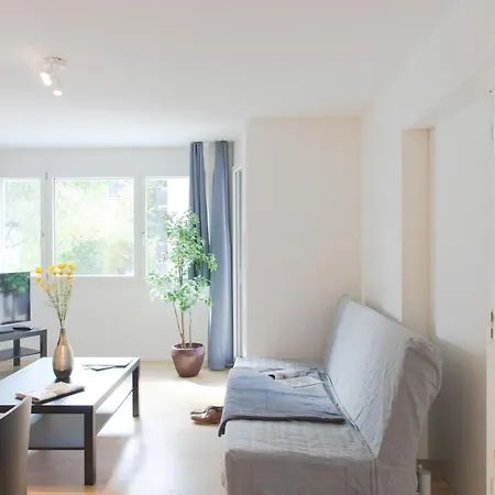 Hitrental Kreuzplatz Apartments