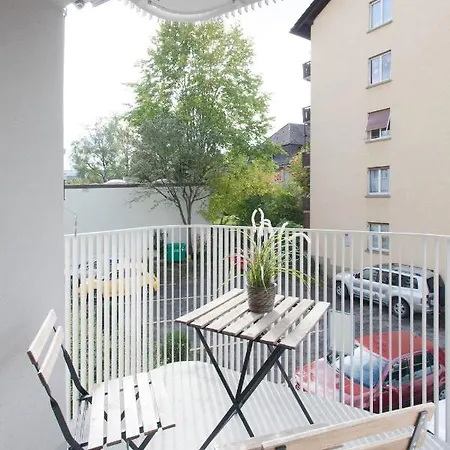 Apartment Hitrental Kreuzplatz Apartments *