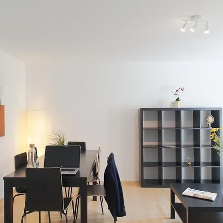 Apartment Hitrental Kreuzplatz Apartments